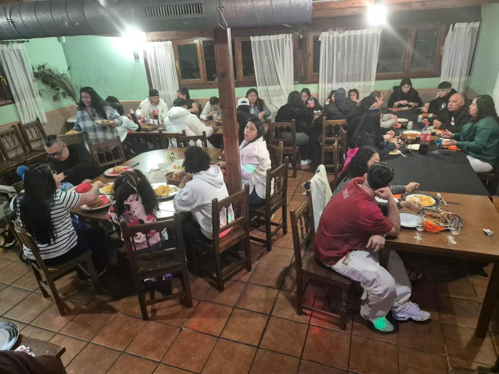 San Pedro de Galdames Habitaciones Restaurante Asador El Puente Galdames المظهر الخارجي الصورة