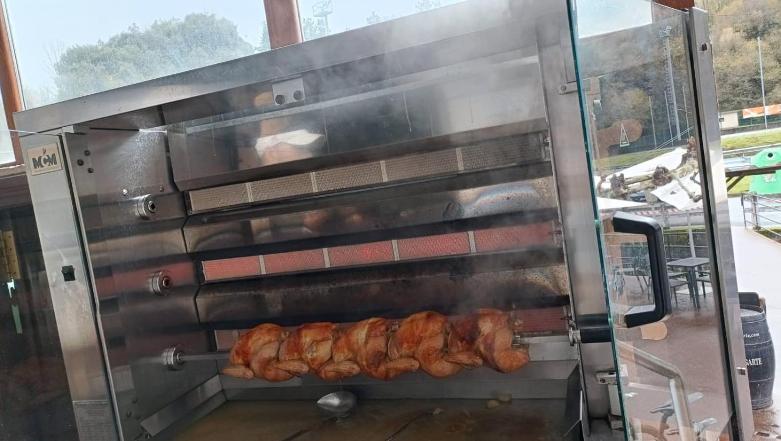 San Pedro de Galdames Habitaciones Restaurante Asador El Puente Galdames المظهر الخارجي الصورة